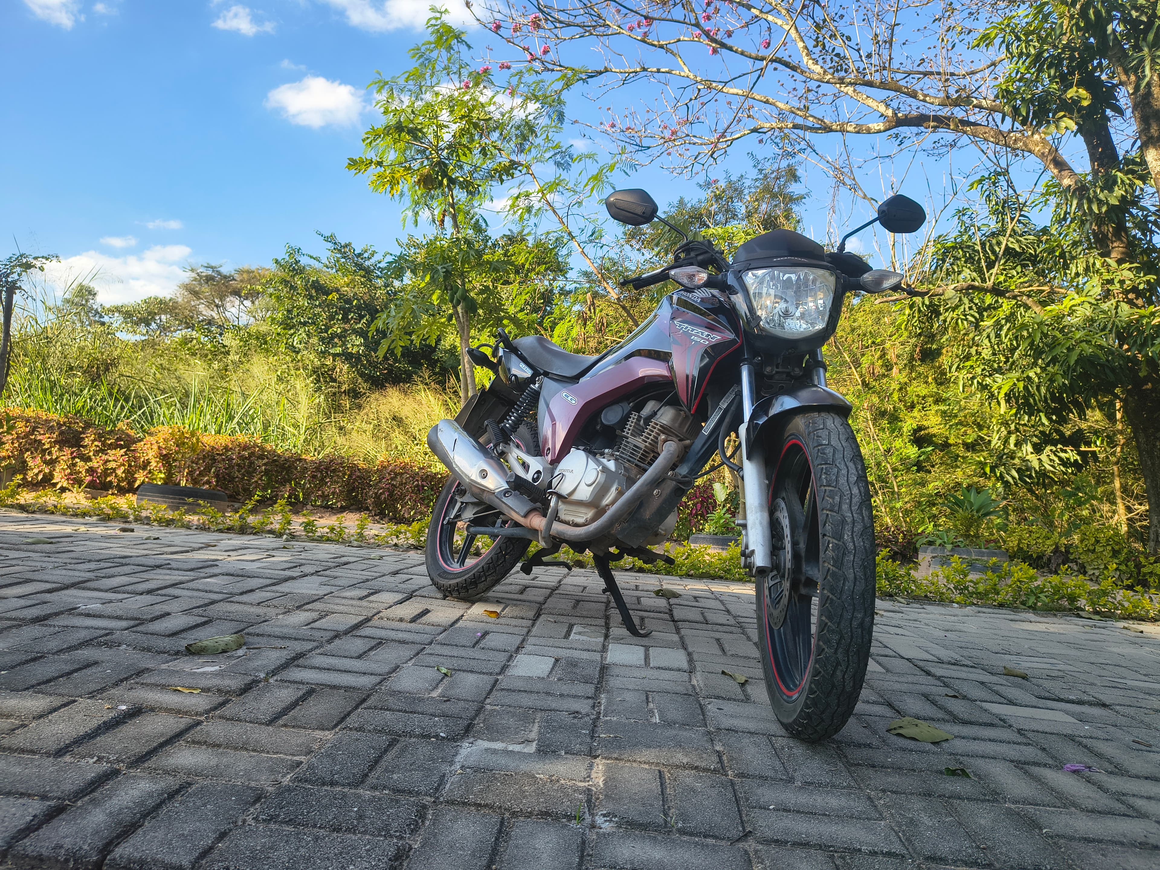 Honda CG 150 Titan EX vista lateral